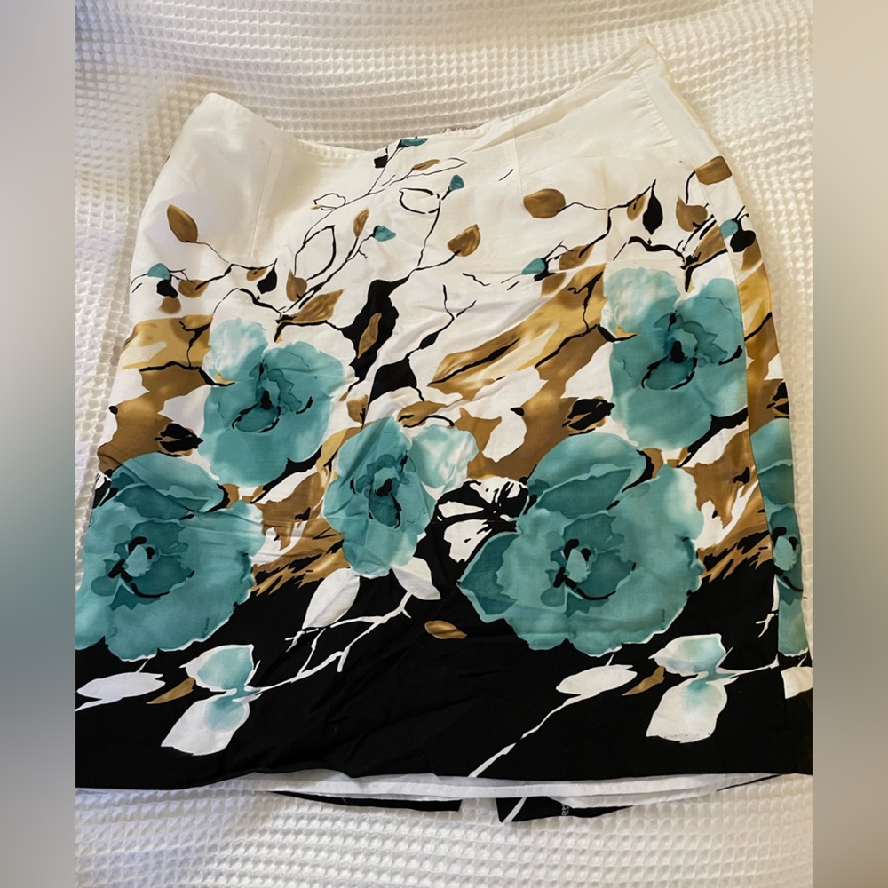 Skirt.  Straight.  Black/Aqua/White/Brown